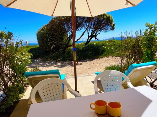 Air-conditioned studio right on the water at La Bergerie Beach, across from Porquerolles