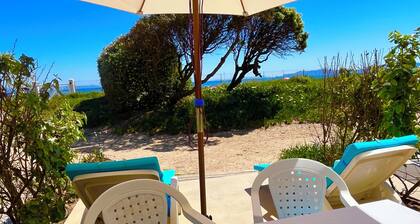 Air-conditioned studio right on the water at La Bergerie Beach, across from Porquerolles