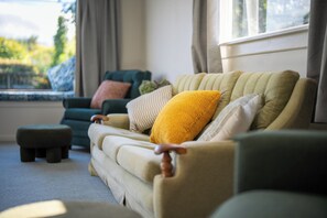 TV - Darling on Dorizac - Te Anau Holiday Home (Te Anau)