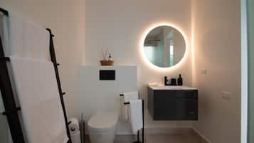 Departamento superior, 2 habitaciones | Baño