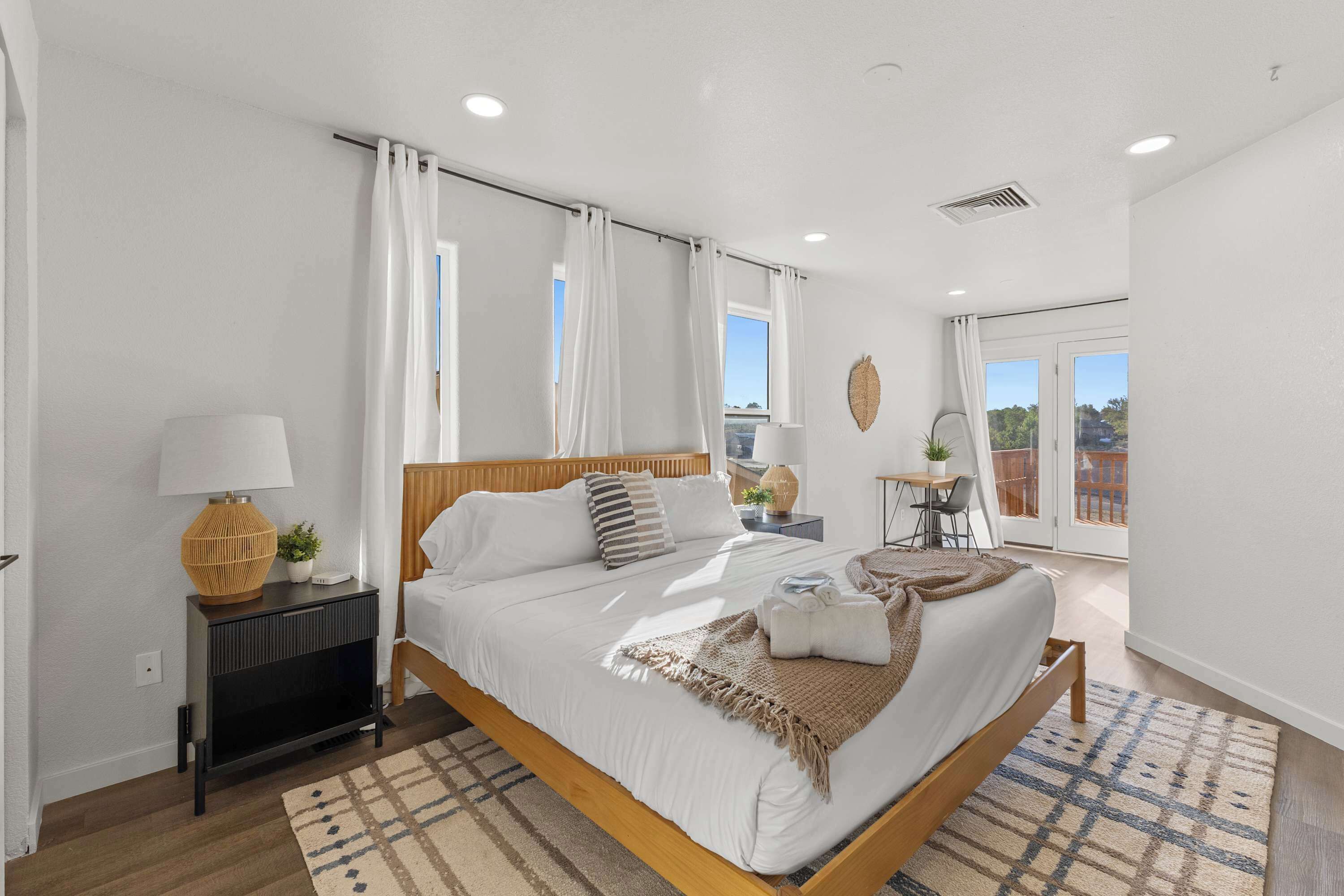 4 chambres, bureau, Wi-Fi, draps fournis