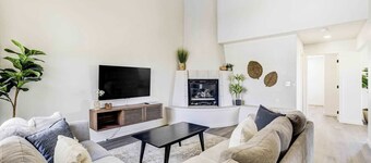 3BR Retreat with Hot Tub, Deck, Fire Pit,Sleeps 10