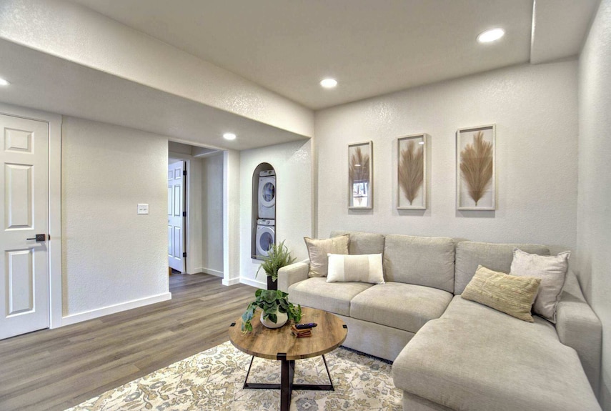 Modern 2br Home, Sleeps 8,grill,hot Tub & Fire Pit - Pueblo