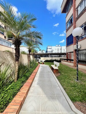 Property grounds - Home office with pool and barbecue in Capão Novo - RS (Capão Novo)