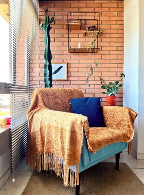 Interior - Home office with pool and barbecue in Capão Novo - RS (Capão Novo)