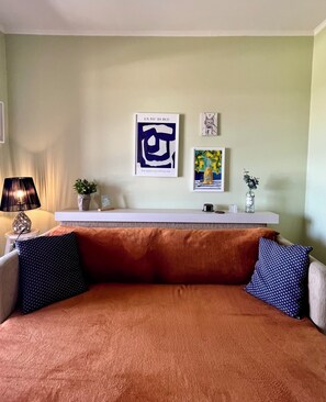 Interior - Home office with pool and barbecue in Capão Novo - RS (Capão Novo)