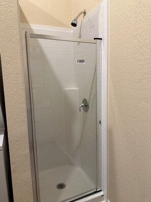 Bathroom - Charming 2-bedroom apartment with AC in Holly Lake Ranch (Holly Lake Ranch)