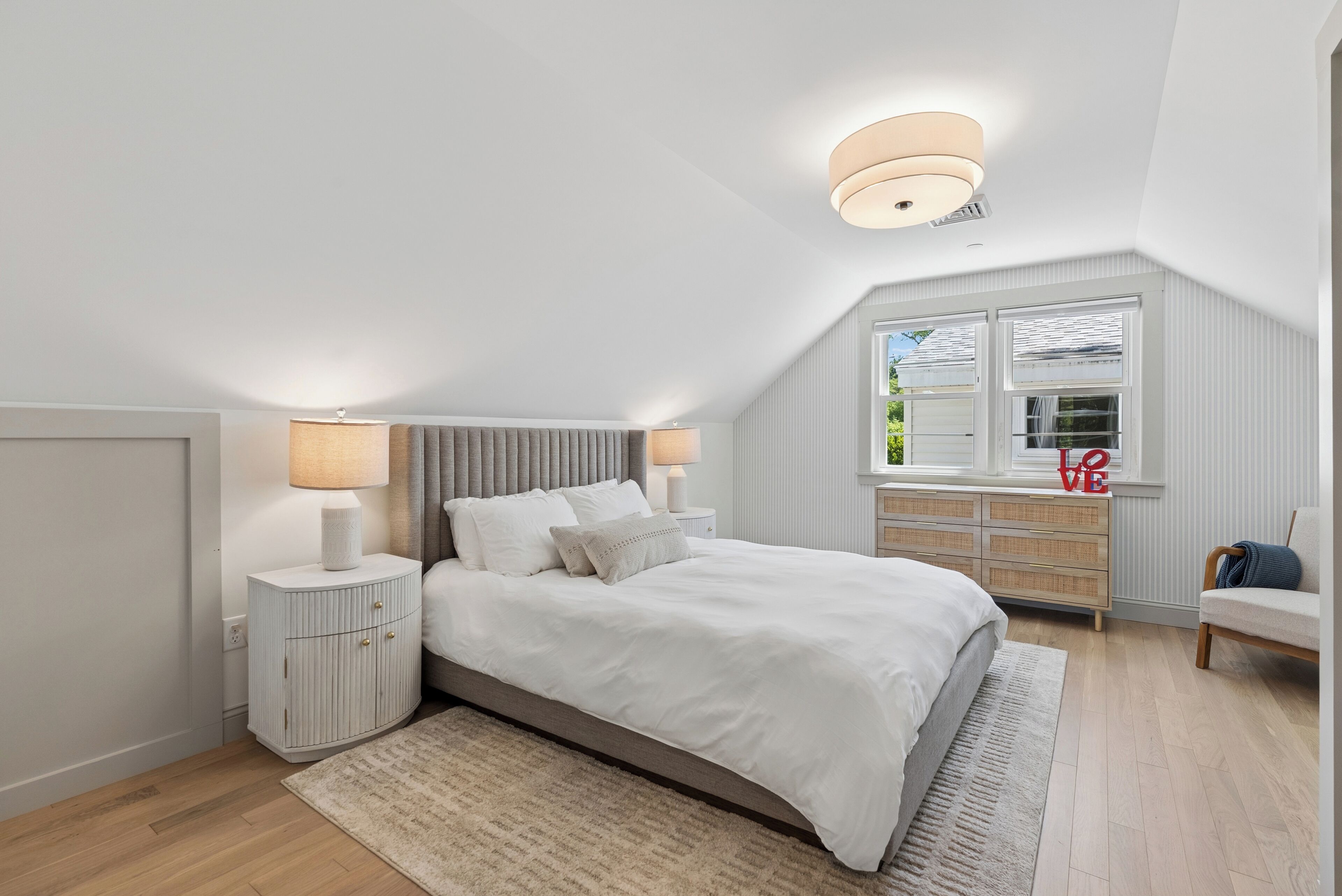 5 bedrooms, desk, travel crib, free WiFi