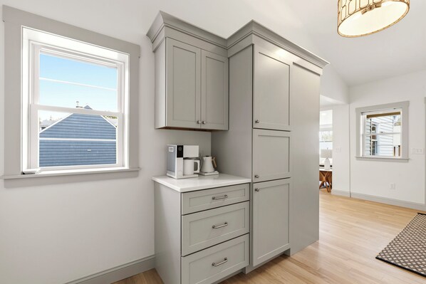 Interior - Luxe 5BR/3BA Cape: Game Room & 20min to Portland (Yarmouth)