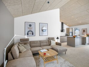 TV - "France" - 1km from the sea by Interhome (Løkken)