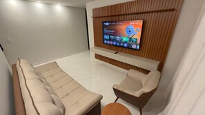 Chalet | Living area - Casa-6 Qrts-Piscina E Area Gourmet-SH144 (Porto de Pedras)