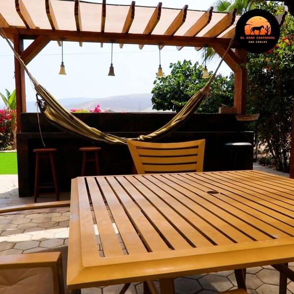 Outdoor dining - Villa Privada San Carlos (Ensenada)