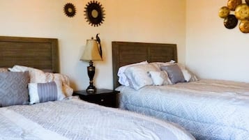 Family Cabin, Garden View