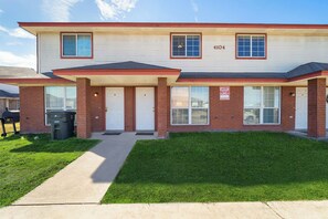 Exterior - 2-Bedroom townhome with utilities included (Killeen)