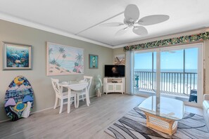 Condo, 1 King Bed (Gateway Villas 595) | Living area - Gateway Villas 595 (Fort Myers Beach)