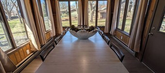 Newly Renovated 4-bedroom house w/ Game Room Close to Everything!