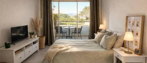 Iron/ironing board, WiFi, bed sheets