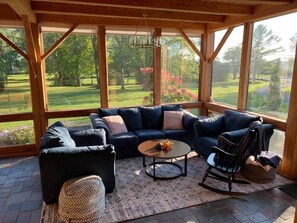 TV, ping pong - Beautiful timber frame just minutes to Middlebury! (New Haven)
