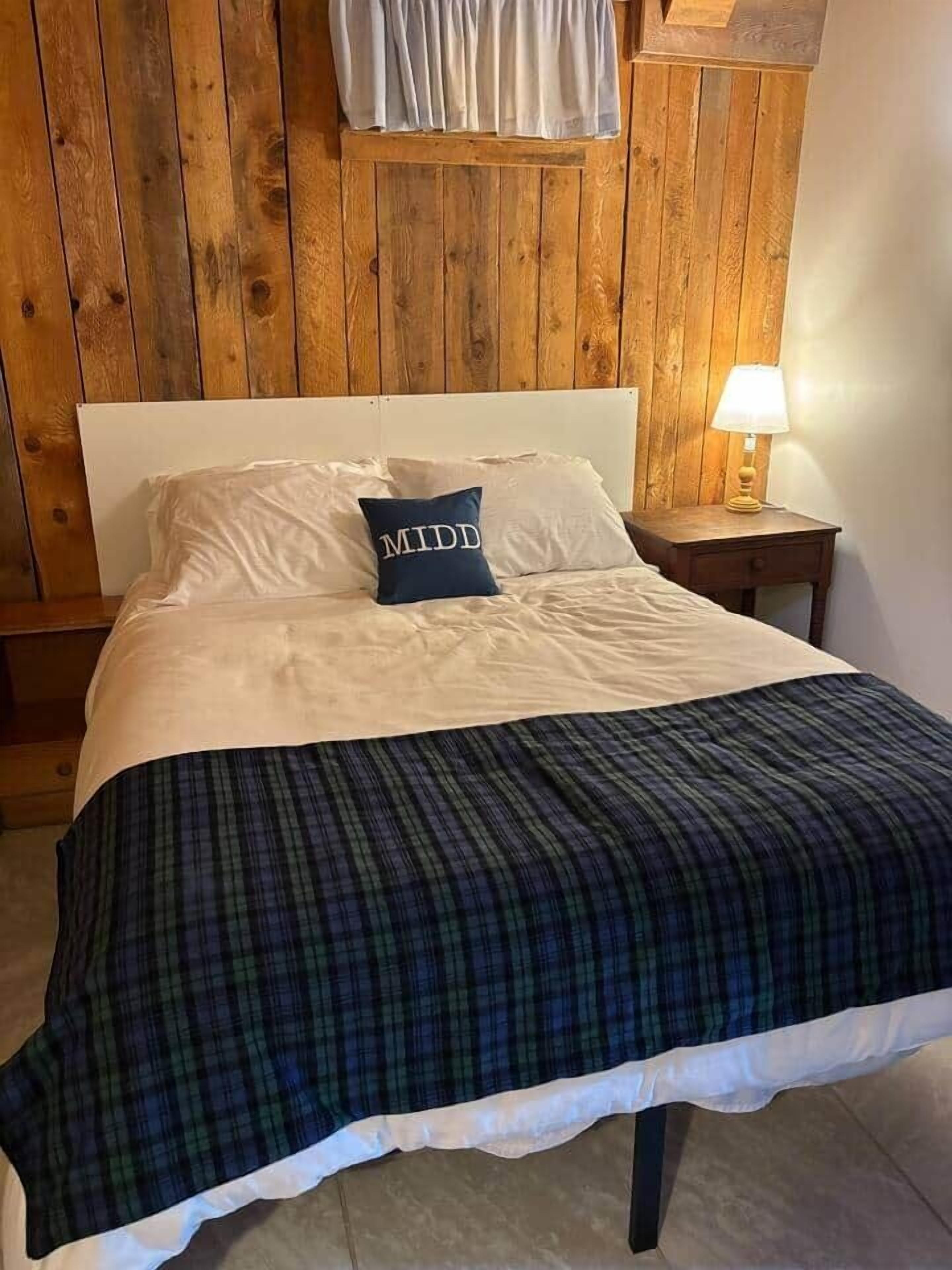 6 slaapkamers, een strijkplank/strijkijzer, wifi, beddengoed