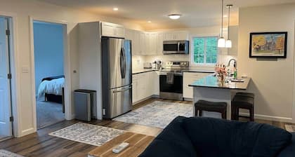 Gracious two bedroom just minutes to Middlebury!