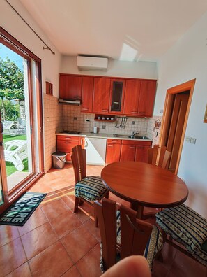 House, 5 Bedrooms, Smoking, Private Pool | Dining room - Villa Vrata Jadrana 1 (Rijeka)