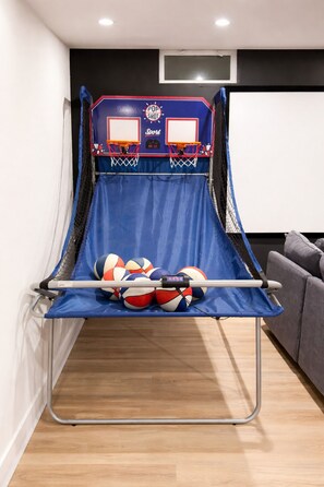 Games room - Modern Columbus Retreat Hot Tub, Theater, Games, Sleeps 16+ (Columbus)