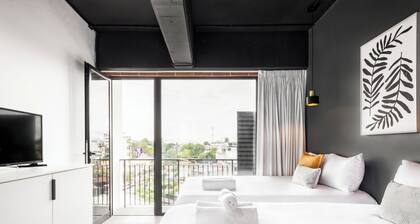 SILK-408 Convenient Apartment in Zone 4