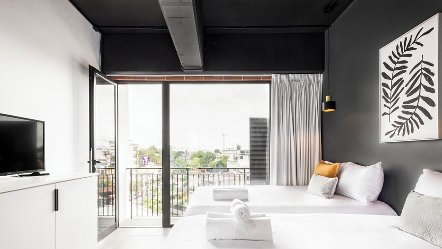 SILK-408 Convenient Apartment in Zone 4