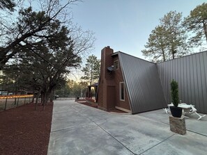 Exterior - Show Low Chalet - Main house + Guesthouse (Show Low)