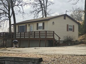 Exterior - Romantic Seclusion Lake Norfork Cottage 10 w/Jacuzzi at Teal Point Resort w/private lake access (Mountain Home)