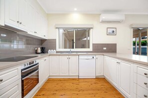 Fridge, microwave, oven, stovetop - 26 Dickson St - character home in the heart of Echuca (Echuca)