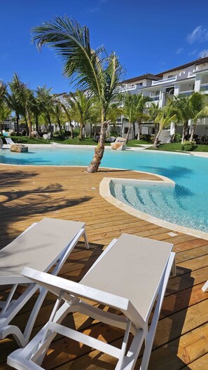 Pool - Estrella Garden • Nekkar 304 • Luxury Penthouse (Dominicus)
