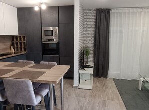 Fridge, microwave, oven, dishwasher