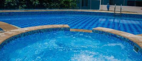 Piscine extérieure