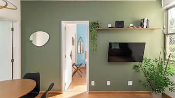 Comfort Apartment | Dining