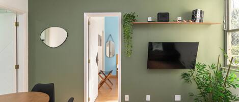 Comfort Apartment | Dining