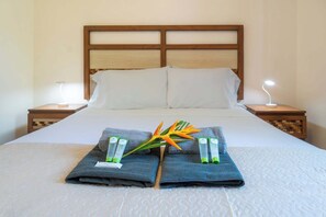 1 bedroom, WiFi, bed sheets - Casa Sol - relax with the sea (Potrero)