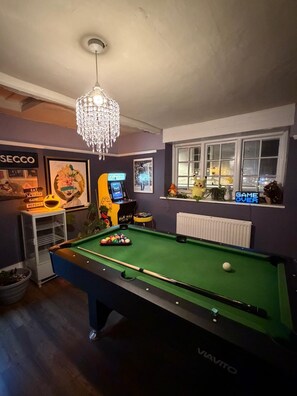 Games room - Cozy flat in the heart of the Lanes, with a game room and space up to 4 people (Brighton and Hove)