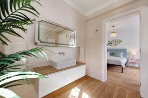 Een douche, handdoeken