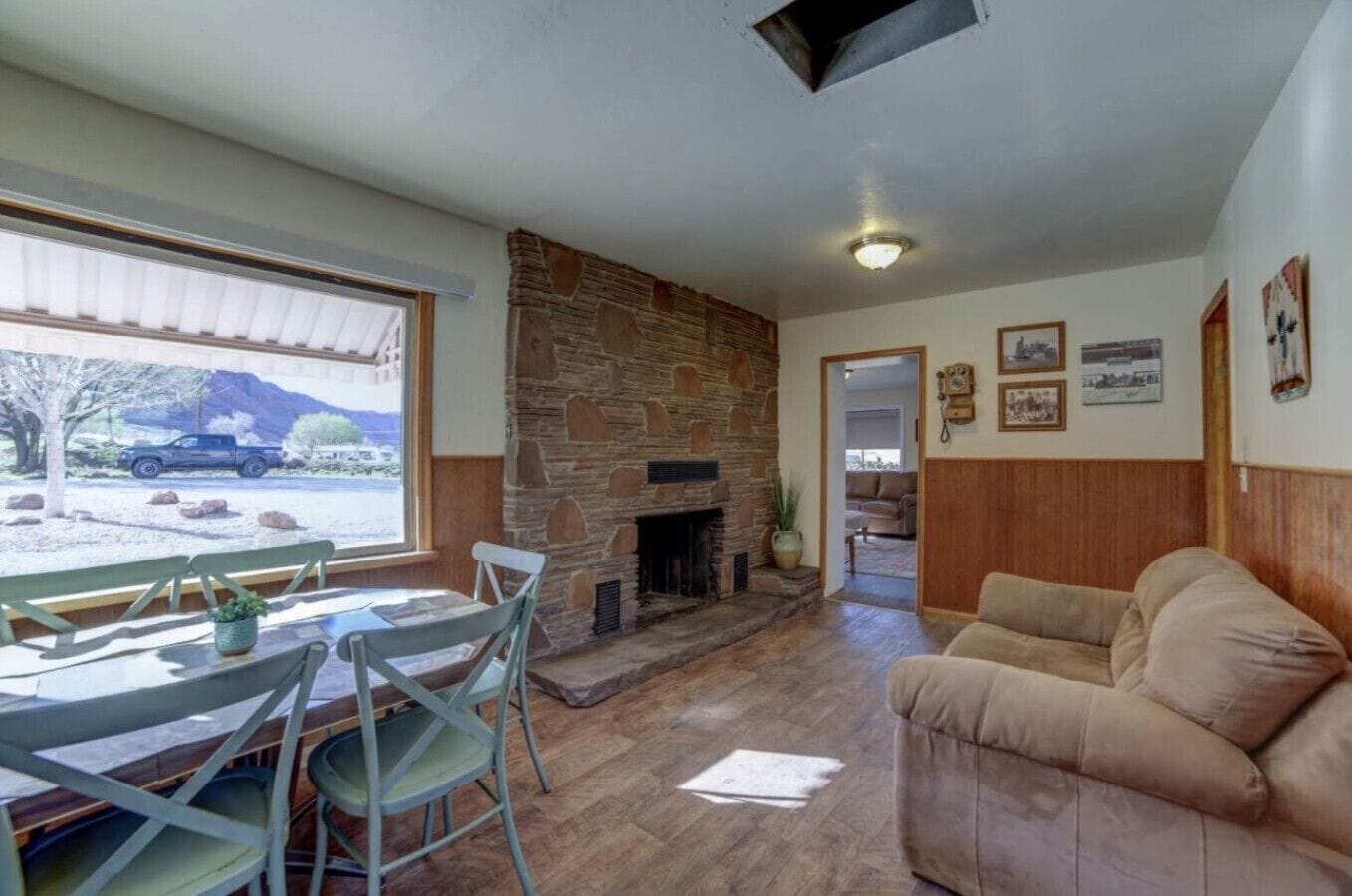 TV, fireplace, stereo