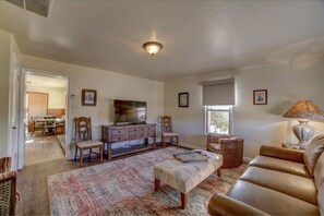TV, fireplace, stereo - Moab’s Iconic Pink Farmhouse | 3BR Home at the Foot of a Giant Mesa (Moab)