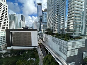 Exterior - Bright condo with AC in charming Miami perfect for your getaway - Brickell, pool (Miami)