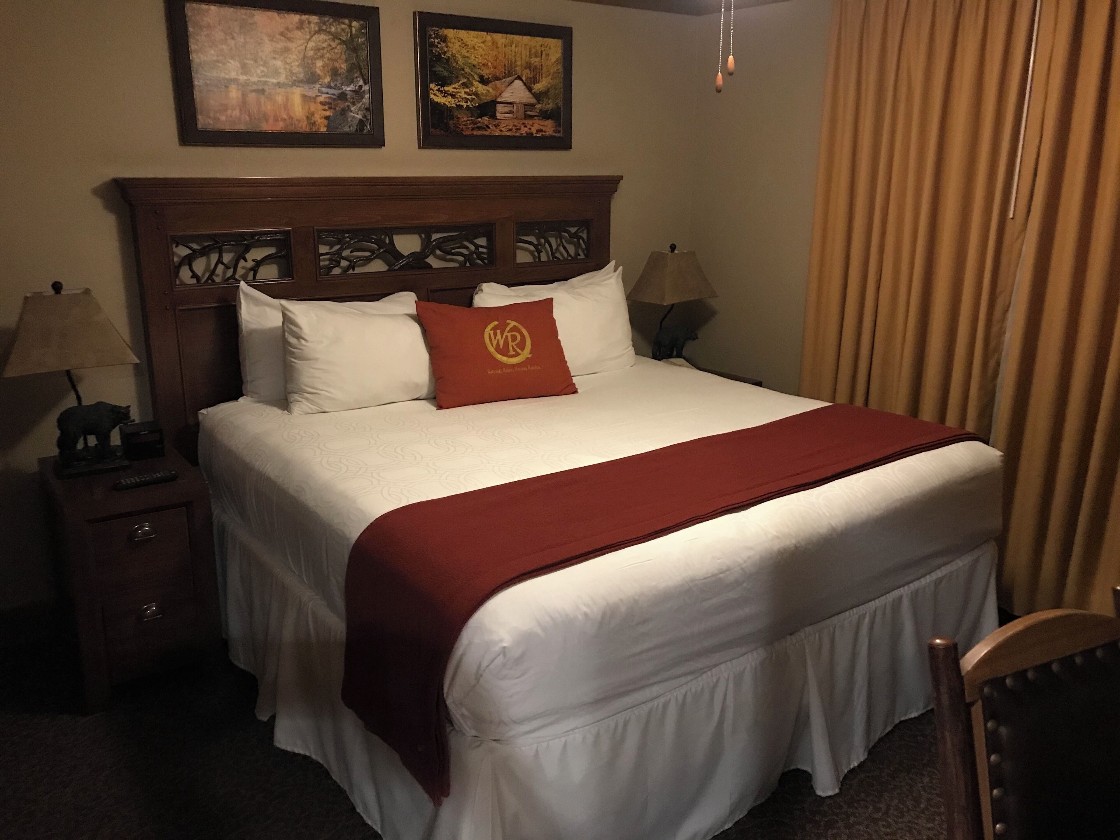 2 bedrooms, in-room safe, desk, iron/ironing board