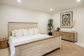 4 slaapkamers, een strijkplank/strijkijzer, gratis wifi, beddengoed