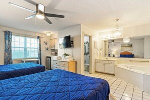 2 bedrooms, WiFi - Golf Resort Getaway! (Calabash)