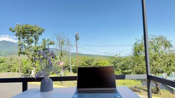Bungalow, pemandangan gunung | Teras/patio