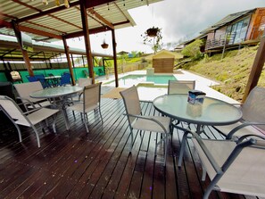 Outdoor dining - Paulos View Lodge (Venecia)