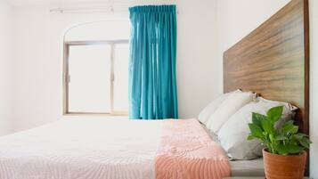 Family House, Balcony, Garden View | Down comforters, free WiFi, bed sheets