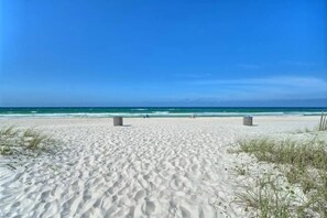 A beach with sand, grass, and a clear blue sky. - Private Heatable Pool-5 Min Walk to Beach-Fam Fav (Panama City Beach)