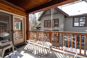 Property grounds - Ski-In Condo w/ Fireplace & Balcony, Dog-Friendly (Whitefish)